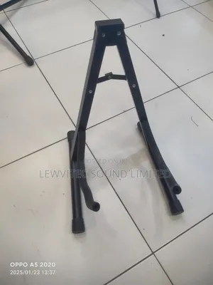 Strong Guitar Stand