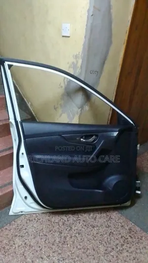Nissan X-Trail Nt32 Front Left Door
