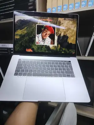 Laptop Apple MacBook 2016 16GB Intel Core I7 SSD 1T
