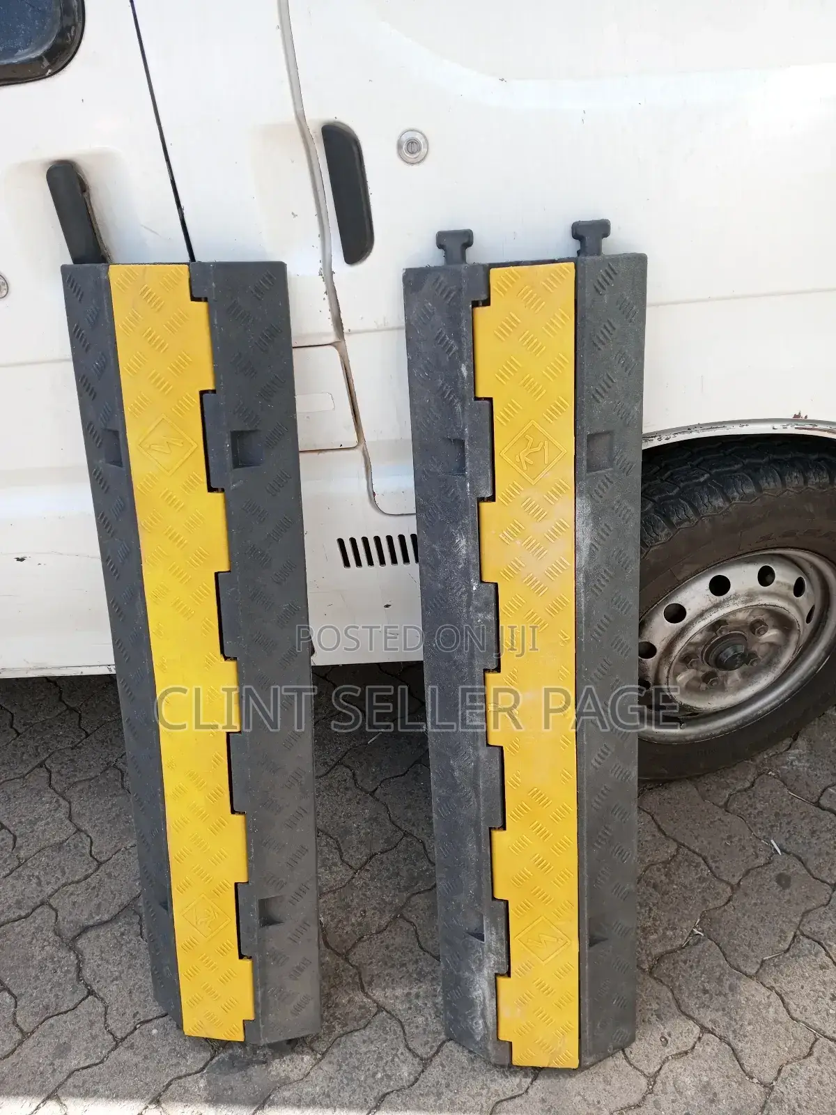 Two Channel Rubber Cable Protector/ Rubber Flow.