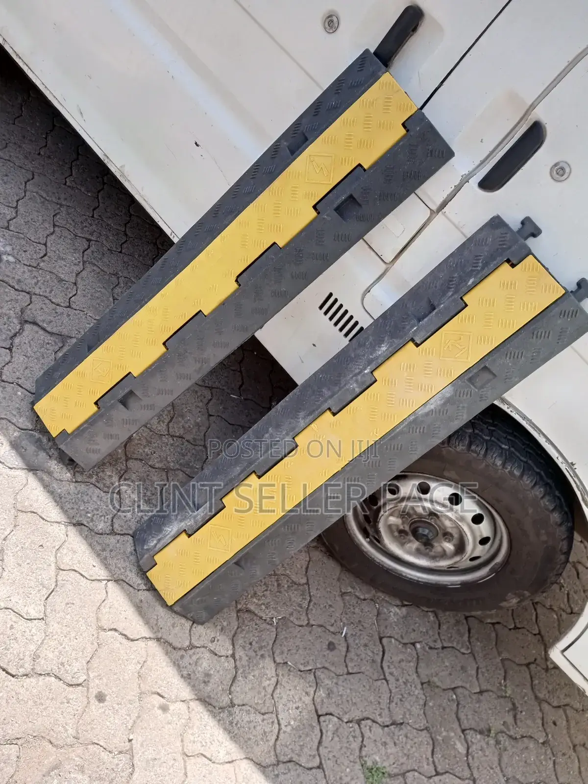 Two Channel Rubber Cable Protector/ Rubber Flow.