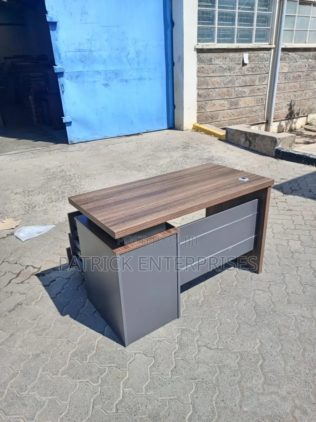 Executive Imported Modern Desk 1.6 MTR