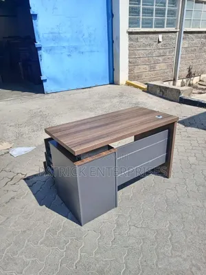Executive Imported Modern Desk 1.6 MTR