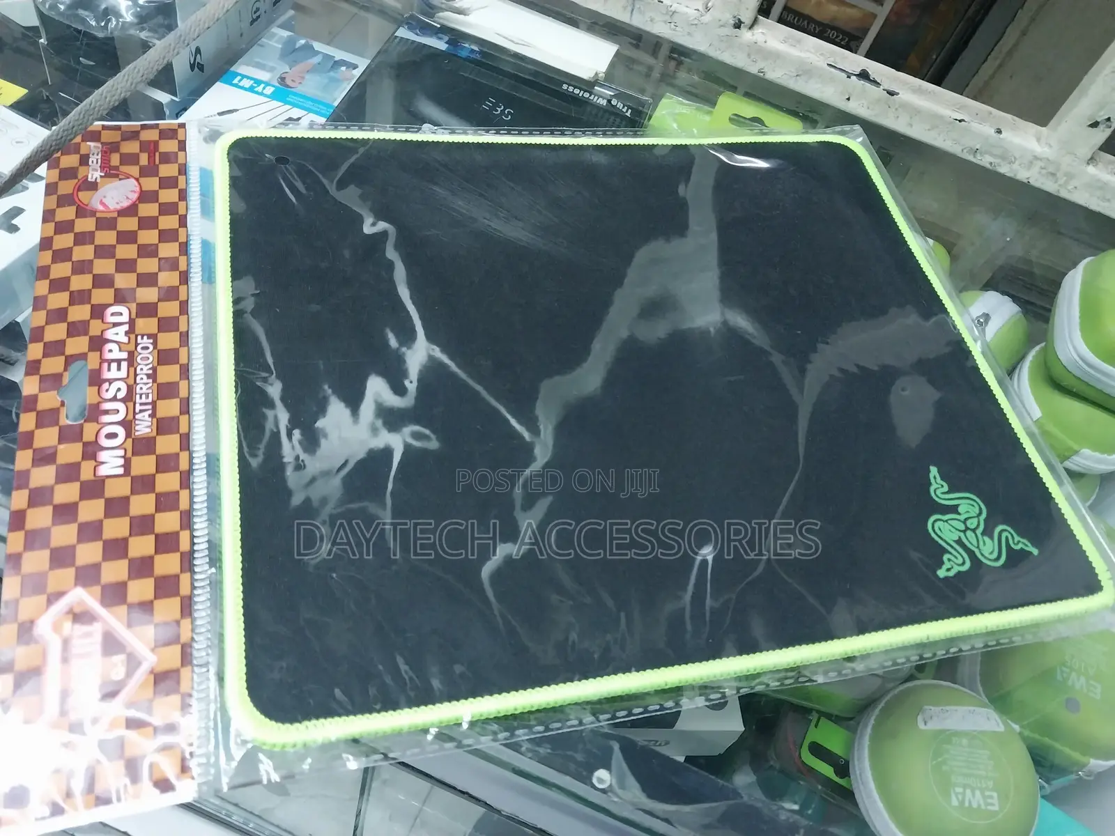 Professional Mouse Pad Anti-Slip Surface - Black Green