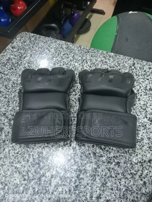 UFC/MMA Gloves Comfortable Padding Adjustable Velcro