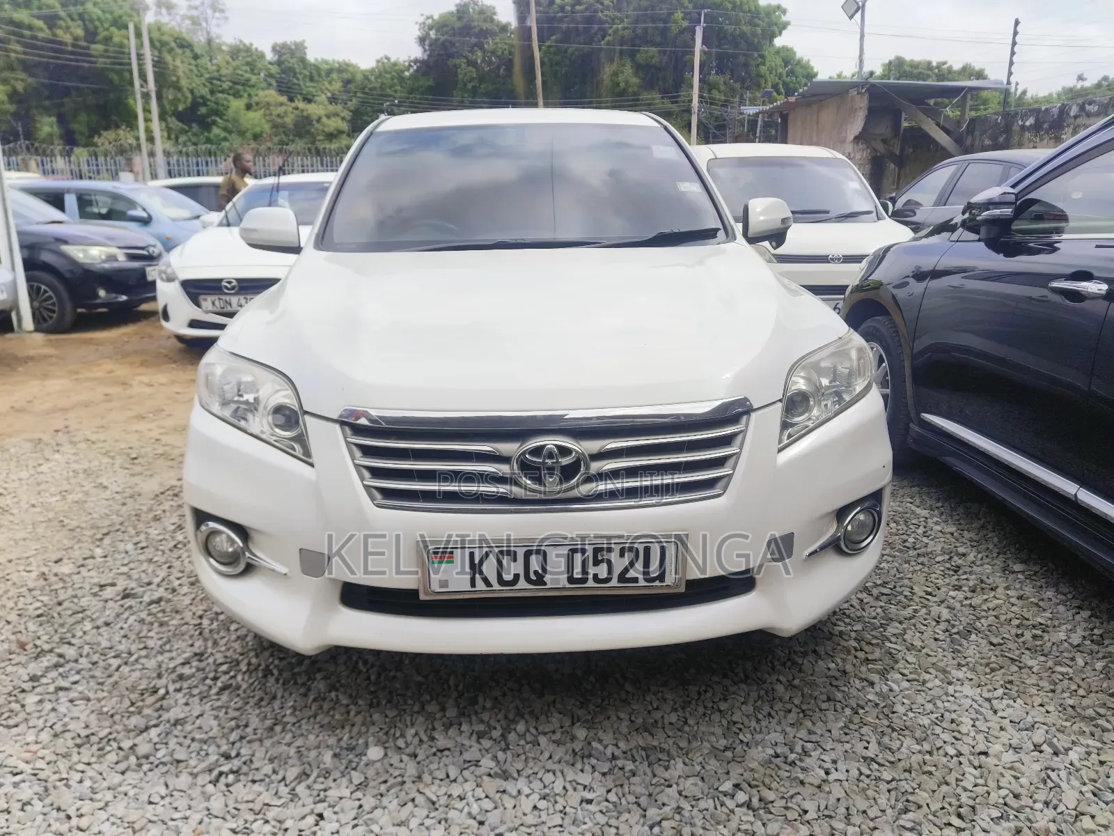 Toyota Vanguard 2012 White