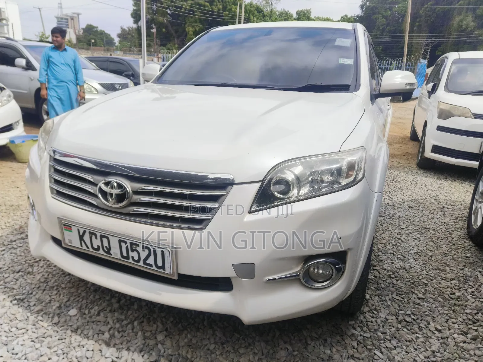 Toyota Vanguard 2012 White
