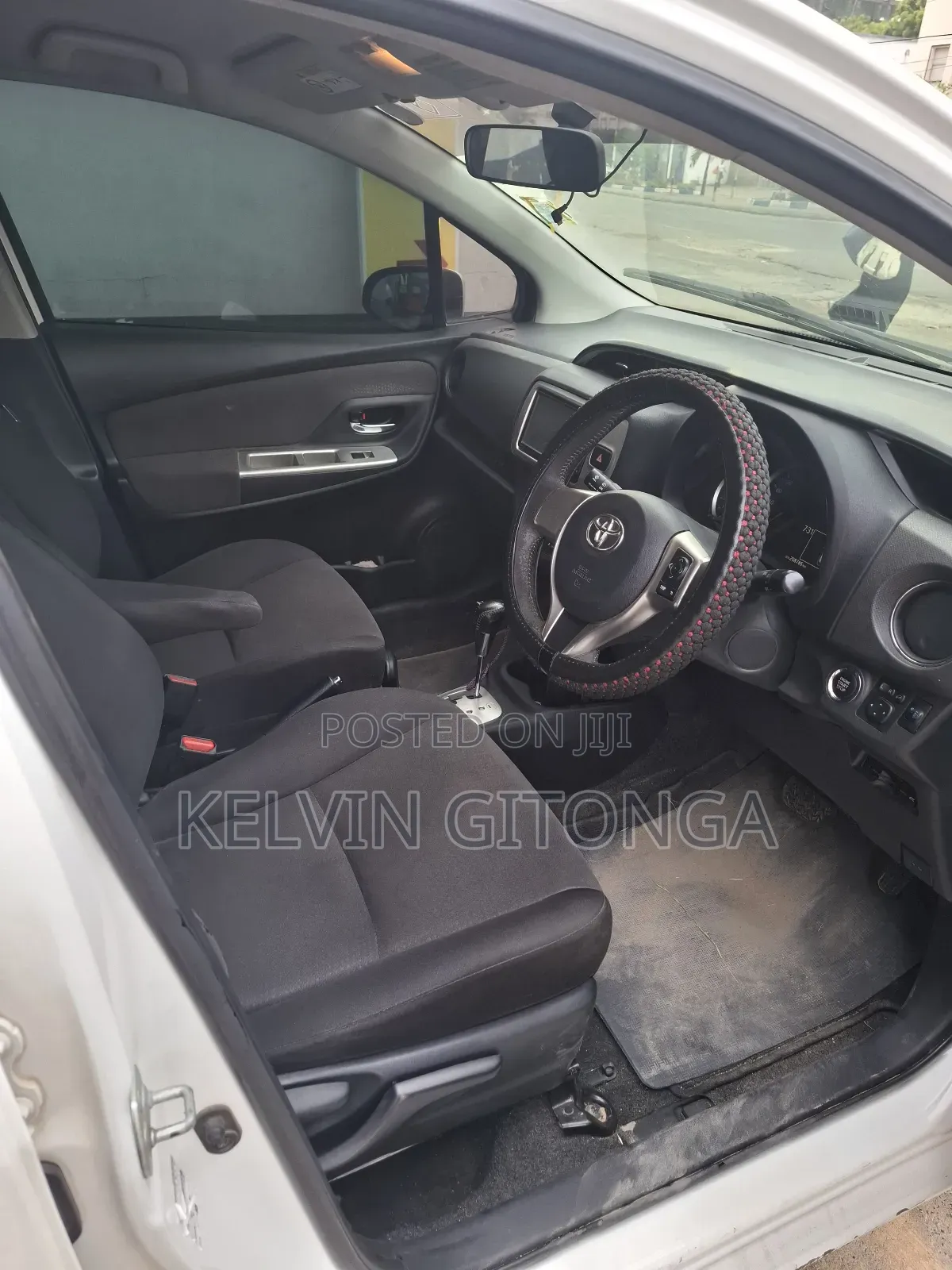 Toyota Vanguard 2012 White