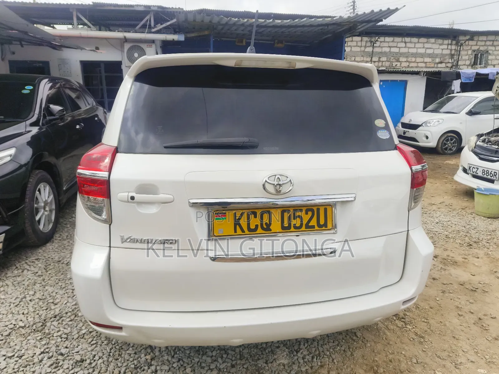 Toyota Vanguard 2012 White
