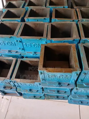 Quality Cast Iron Cube Moulds .