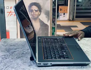 Laptop Advent 5311 8GB Intel Core I5 HDD+SSD 500GB