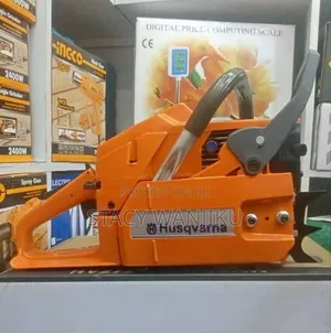 New Husqvarna Powersaw/ 272xp Husqvarna Chainsaw/ Power Saw