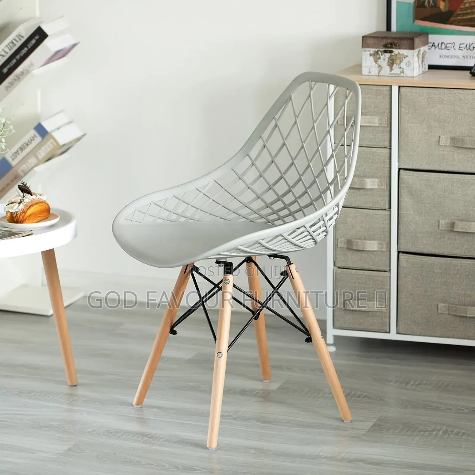 Grey Meshed Eames Chair Jg4v
