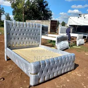 Gold Ripping Chester Bed (Gray)
