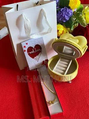 Valentines/Birthday Ladies Set With Jewellery Box