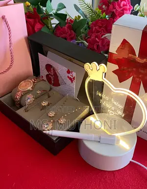  Beautiful VALENTINES / Birthday LADIES GIFT SET