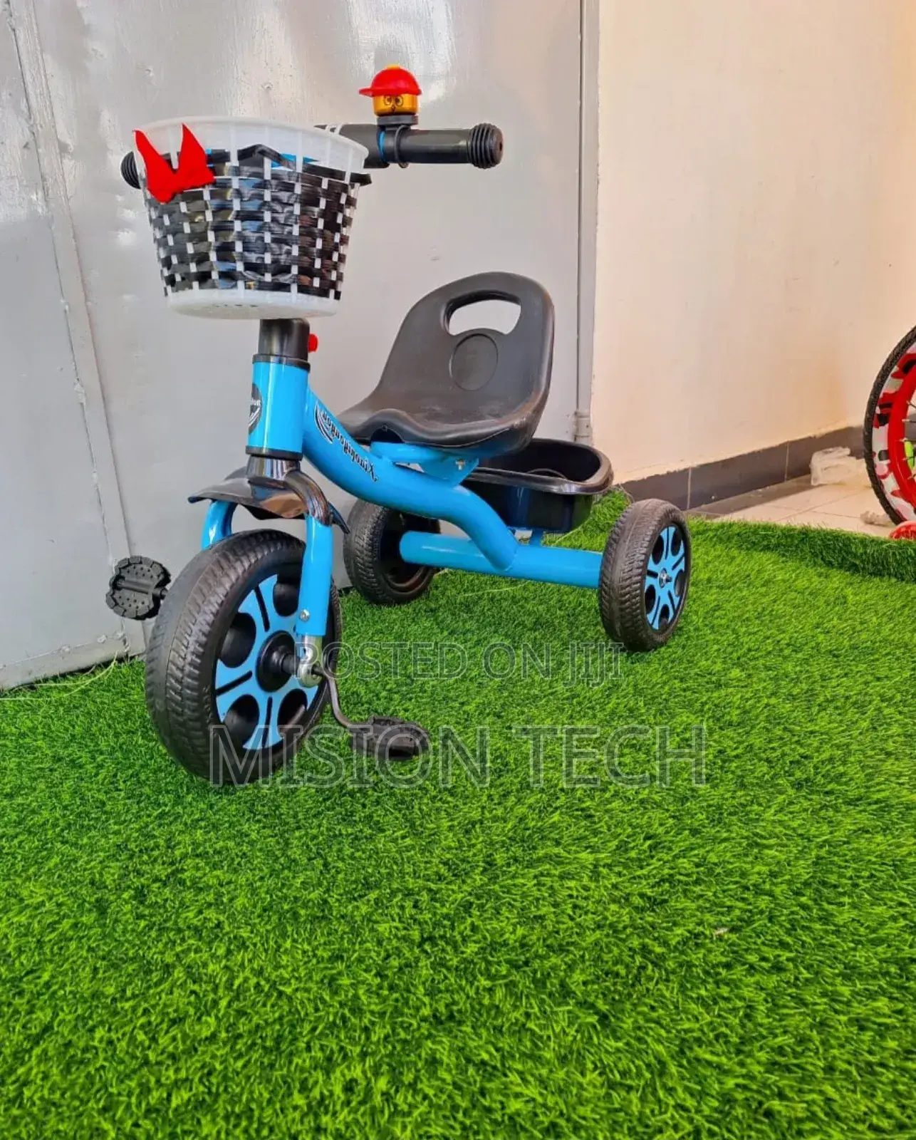 Tricycle With Basket• 