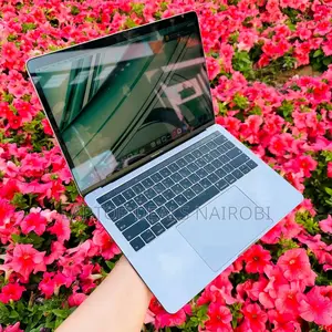 Laptop Cyberpower Tracer II 15 VR 300 16GB Intel Core I7 SSD 256GB