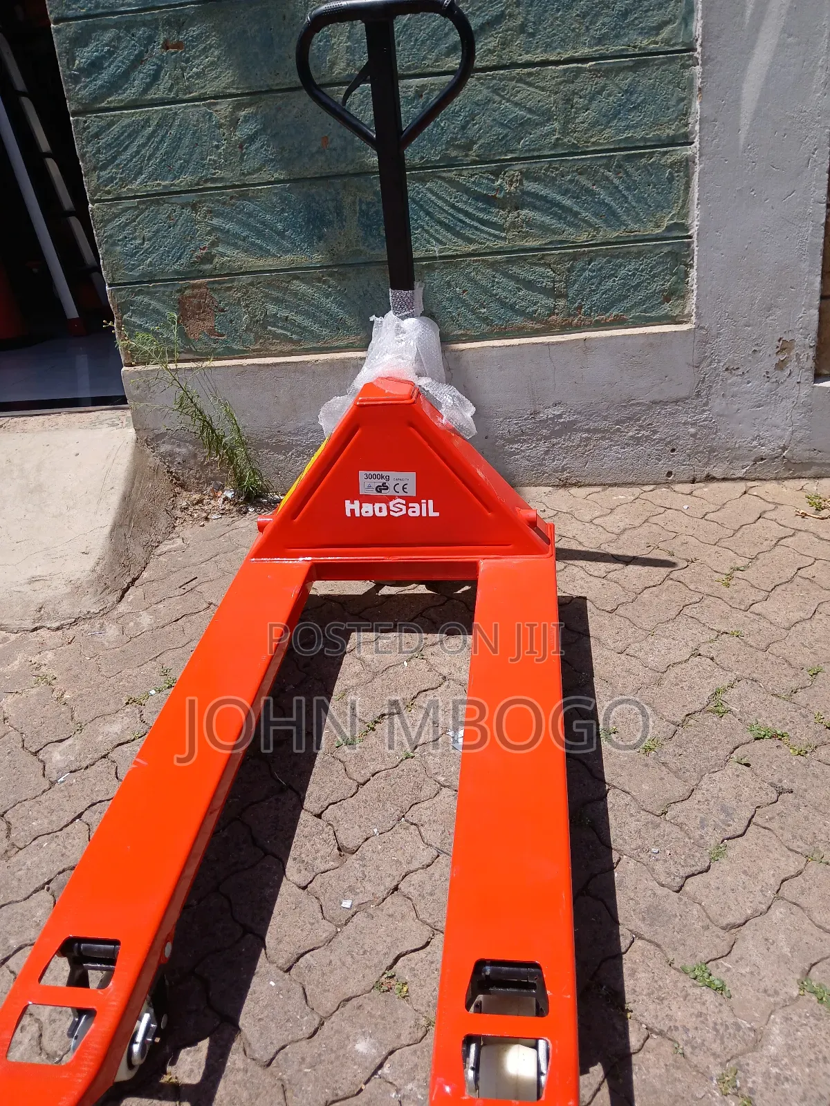 Manual Hydraulic Pallet Truck .