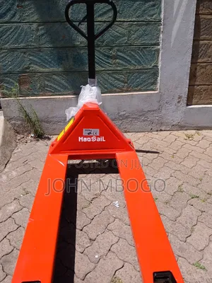 Manual Hydraulic Pallet Truck .