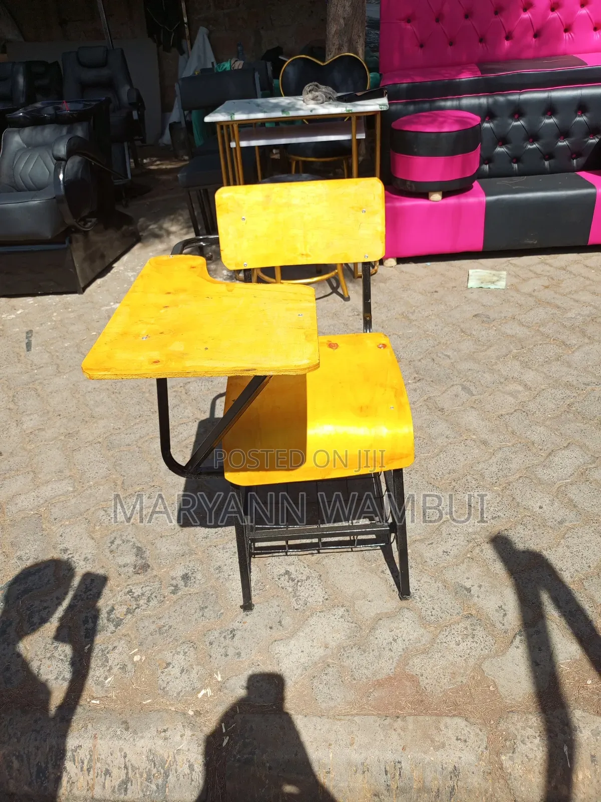 College Arm Chair With Backet