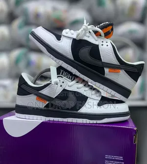 Nike SB Tightbooth