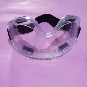 Spraying Safety Goggles