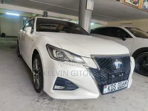 Toyota Crown 2018 White