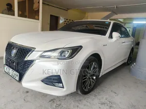 Toyota Crown 2018 White