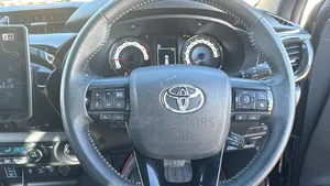 Toyota Hilux 2020 Black