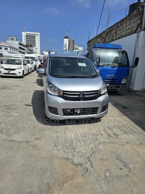 Mitsubishi EK Wagon 660 FWD 2017 Silver
