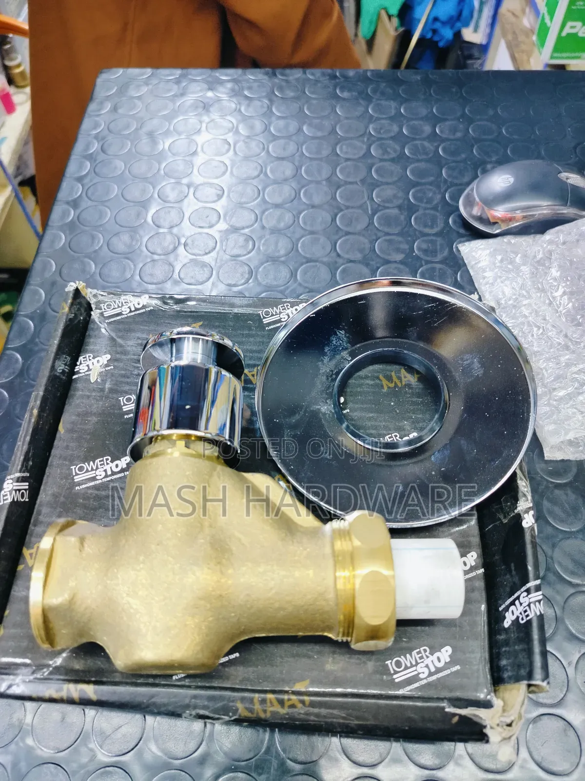 Concealed Toilet Flush Valve