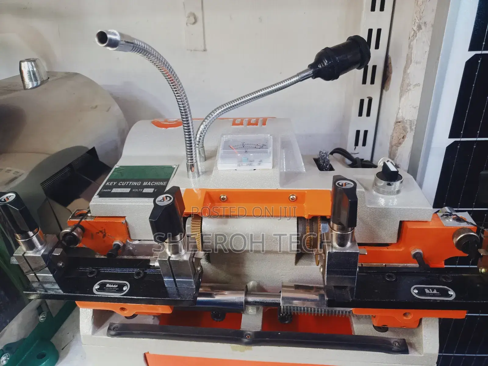 Key Cutting Machine