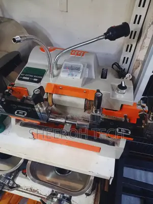 Key Cutting Machine