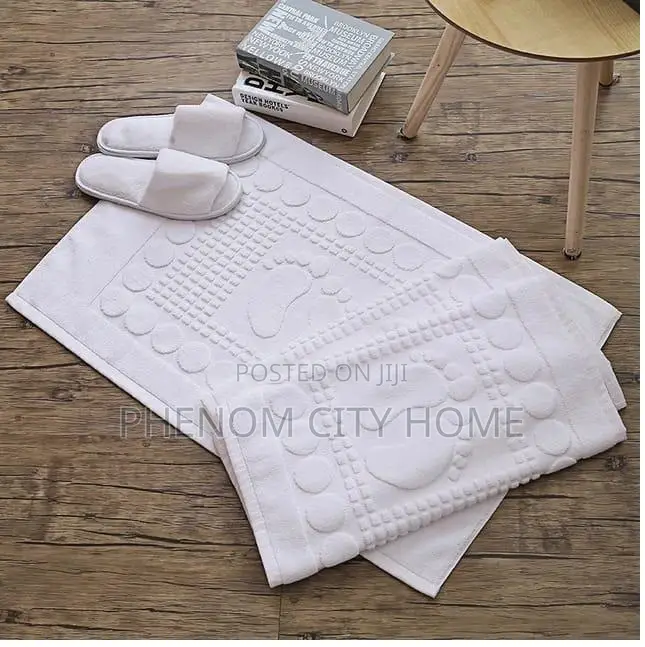 Plain White Absorbent Floor Mats