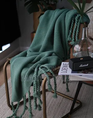 Supper Soft Knitted Throw Blankets With Tassels
