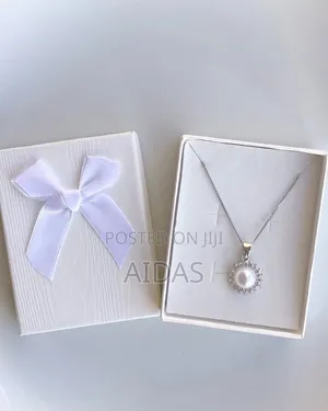 Beautiful Circular Pendant Necklace Valentine's Gift