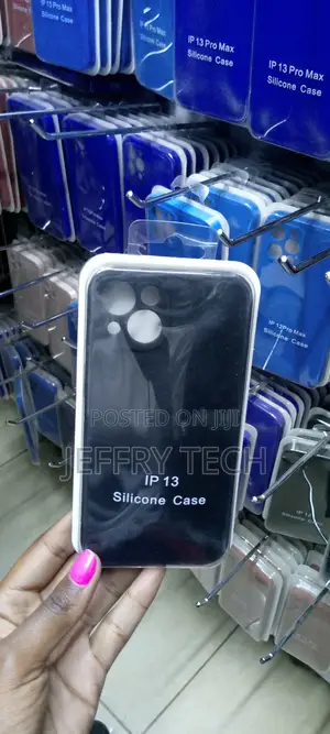 Black iPhone 13 Case Liquid Siliconet Microfiber Lining