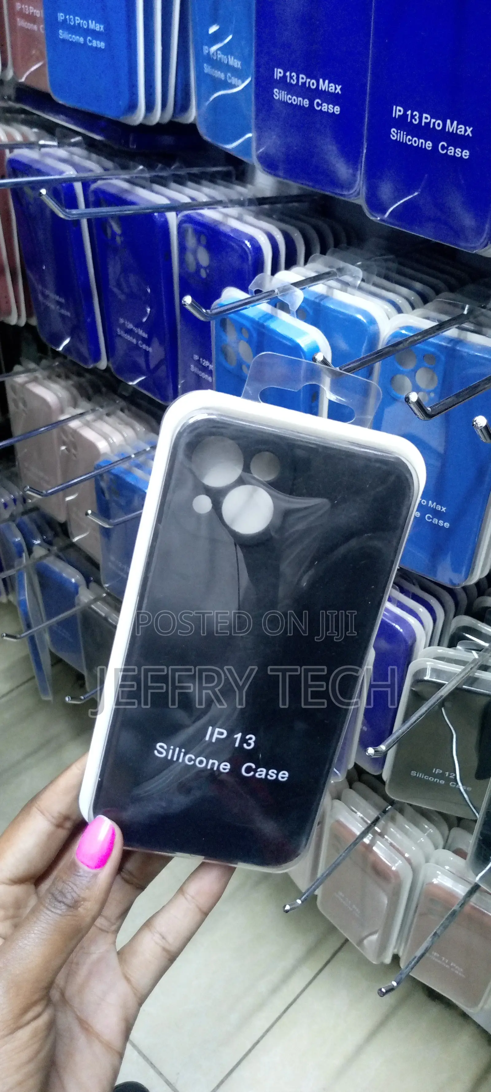 Black iPhone 13 Case Liquid Siliconet Microfiber Lining
