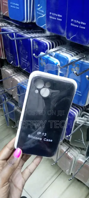 Black iPhone 13 Case Liquid Siliconet Microfiber Lining