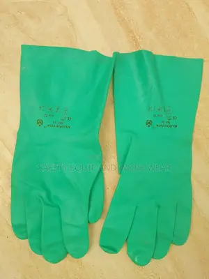 Nitrile Protective Gloves
