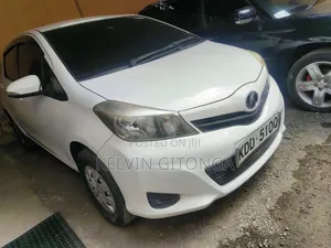 Toyota Vitz 2015 White