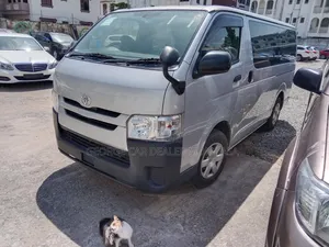 Toyota HiAce 2017 Silver