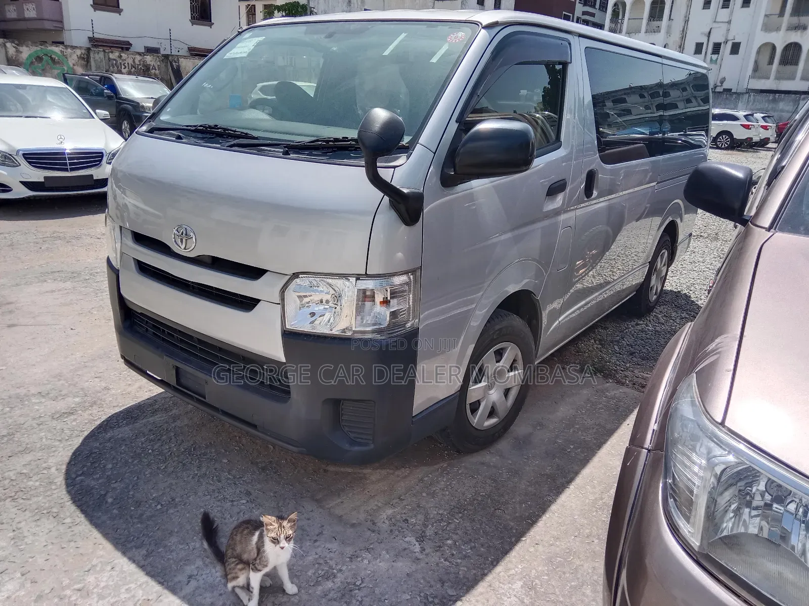Toyota HiAce 2017 Silver