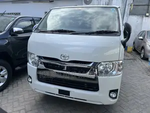 Toyota HiAce 2018 White