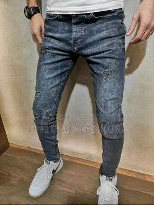 Tapered Jeans