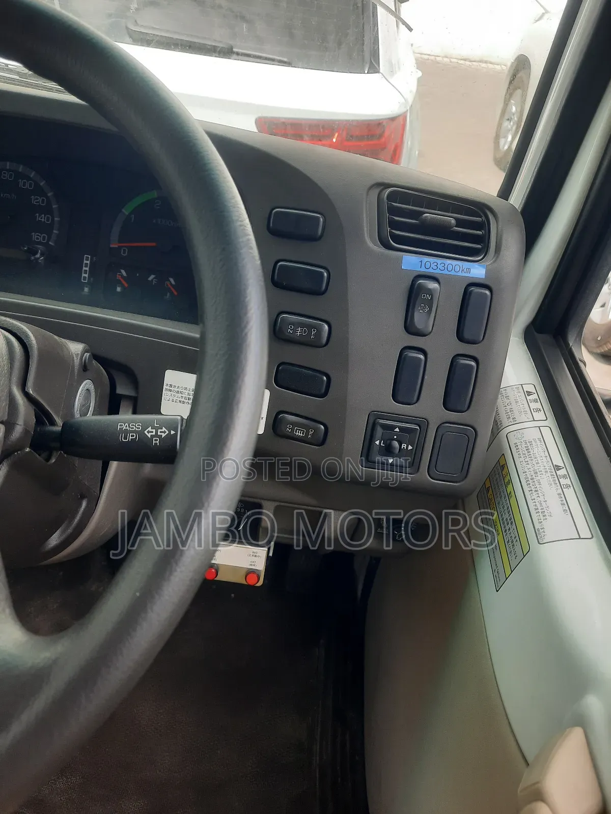 Mitsubishi Fuso Rosa 2018 White