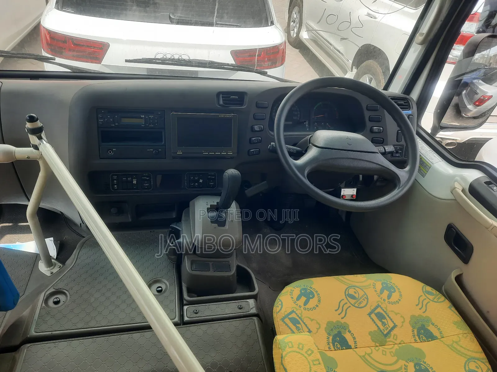 Mitsubishi Fuso Rosa 2018 White