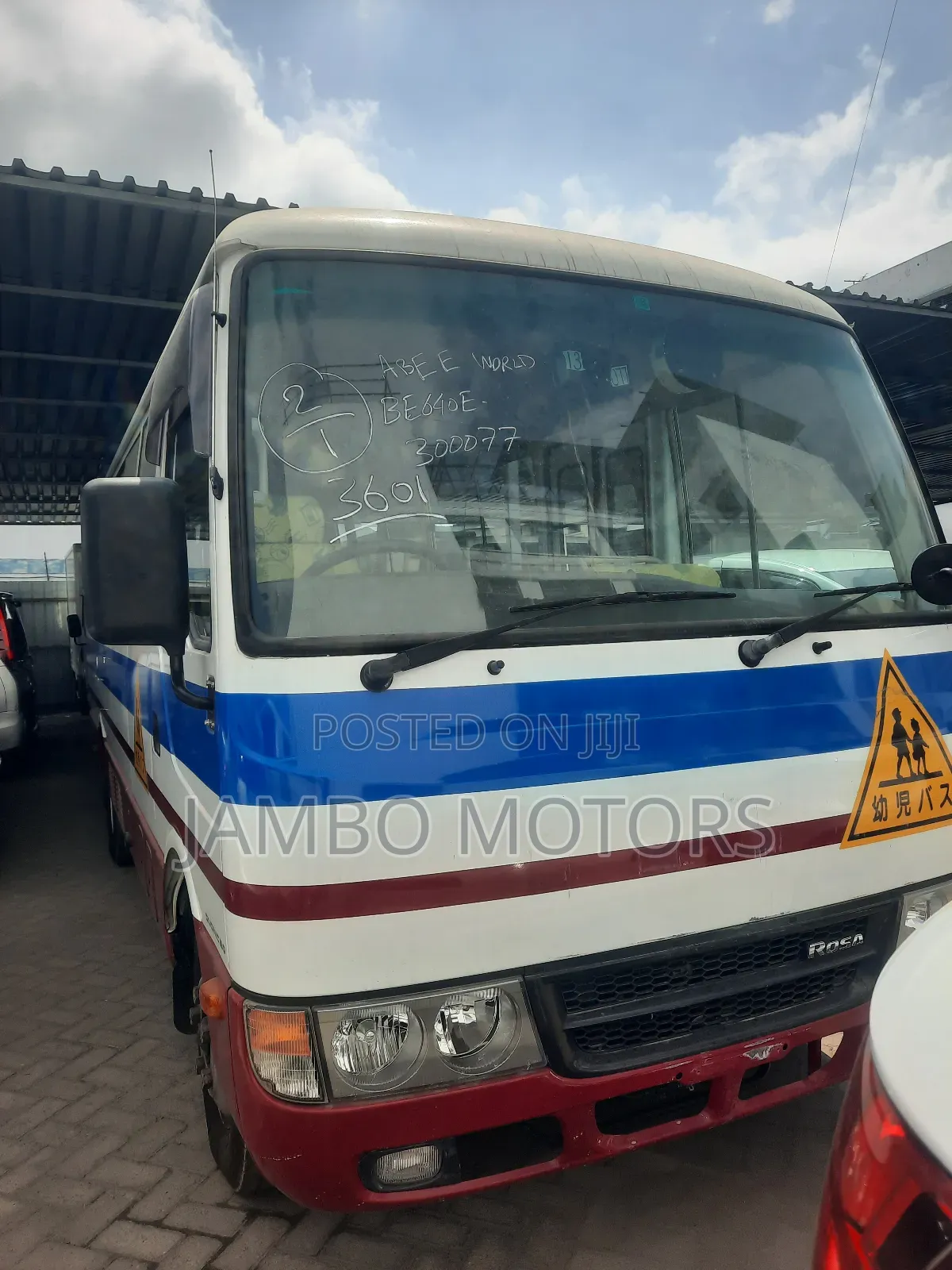 Mitsubishi Fuso Rosa 2018 White