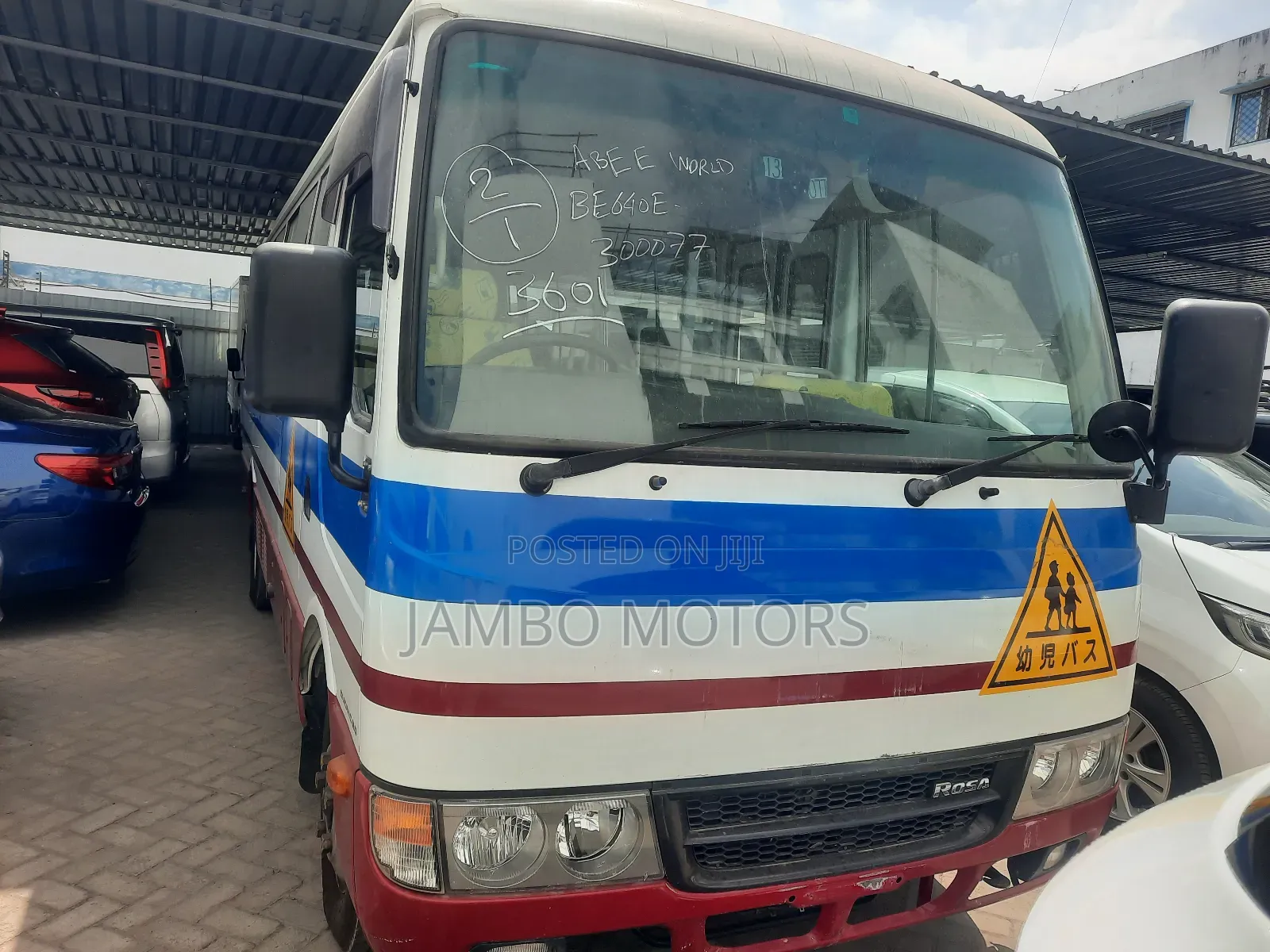 Mitsubishi Fuso Rosa 2018 White